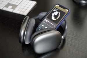 AirPods Max review: Opulent audio that shouldn’t cost so much