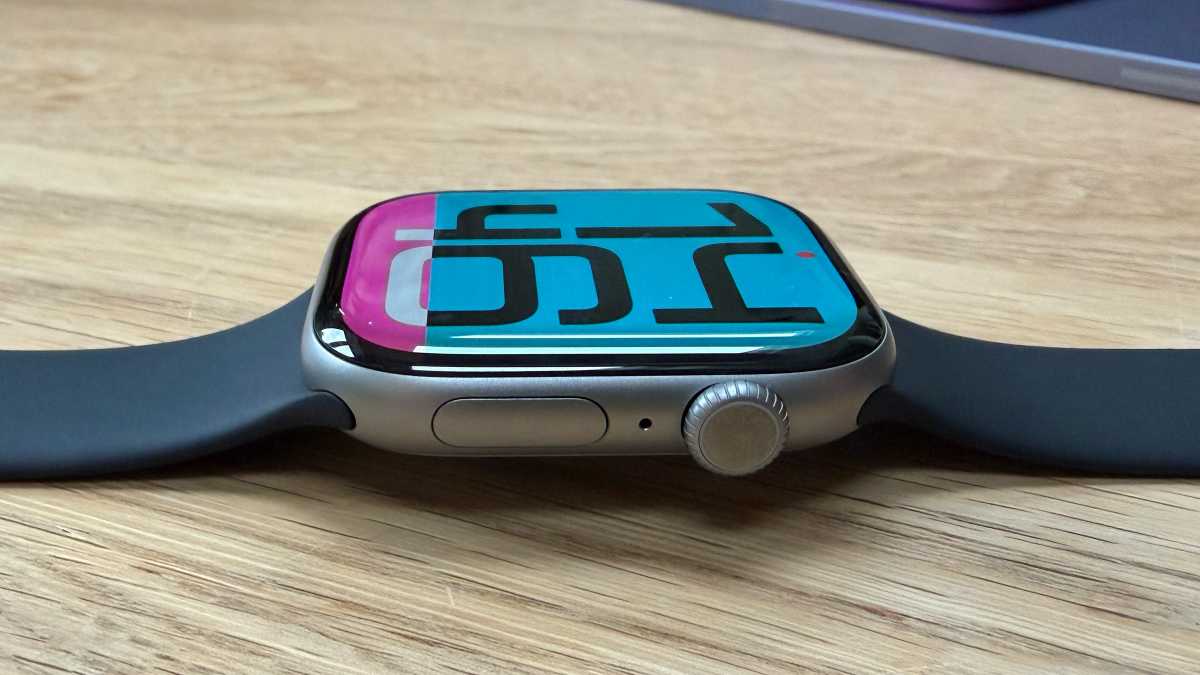 Apple Watch Series 11 review: Buttons