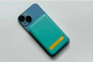 Belkin BoostCharge Pro Magnetic Power Bank review: fun colors, top battery scores