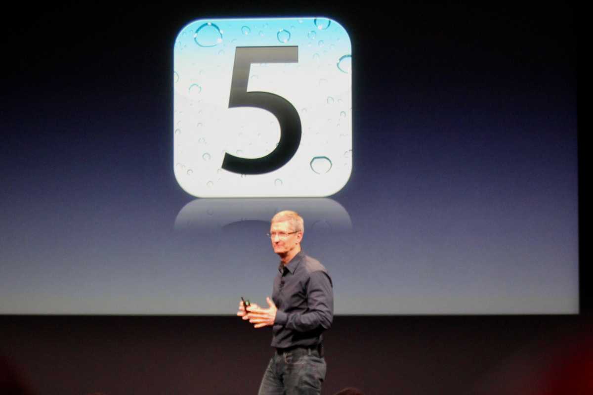 Tim Cook introduces iOS 5 and Siri
