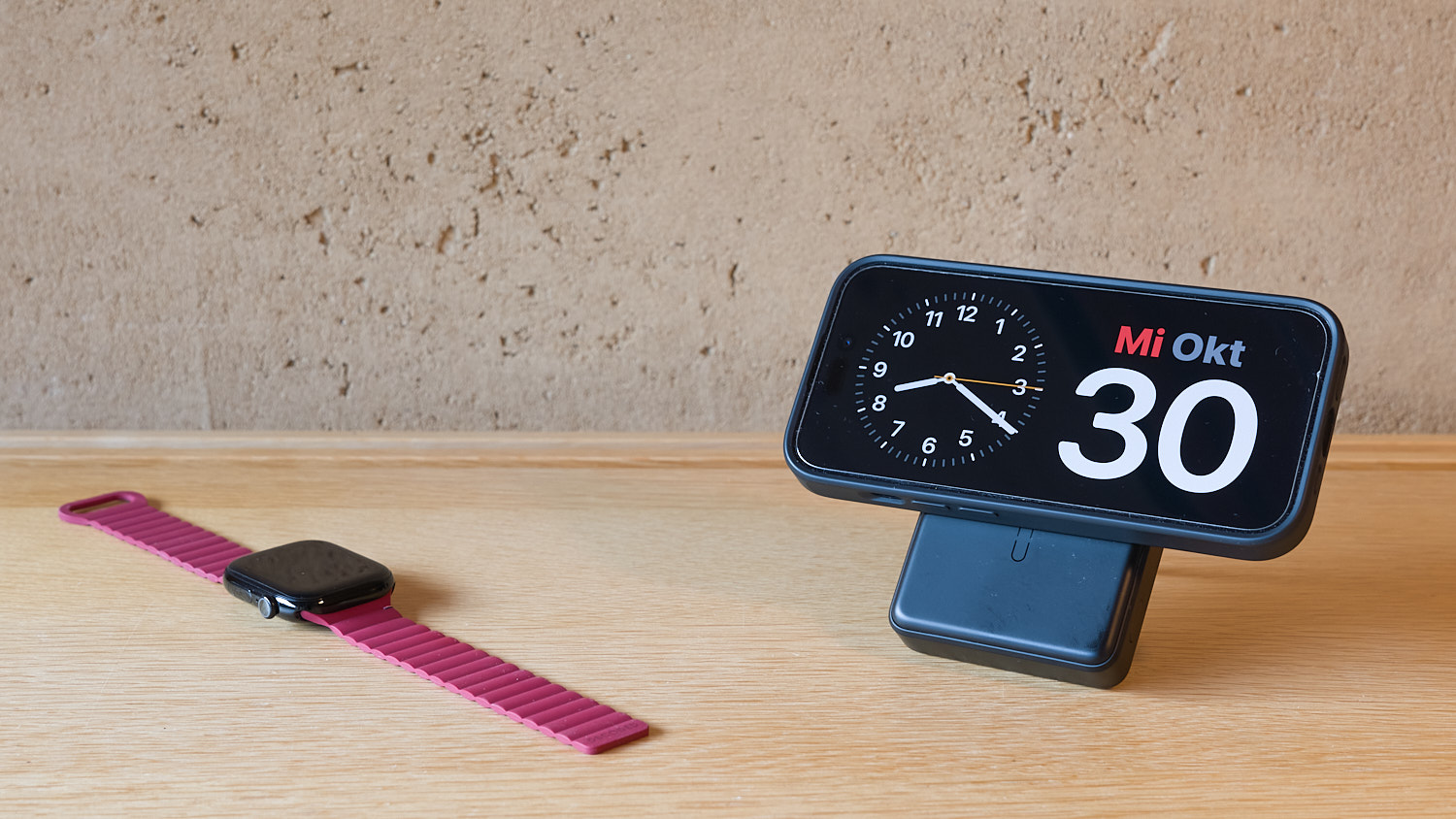 ESR Qi2 5K MagSlim Kickstand – Power, speed and a stand