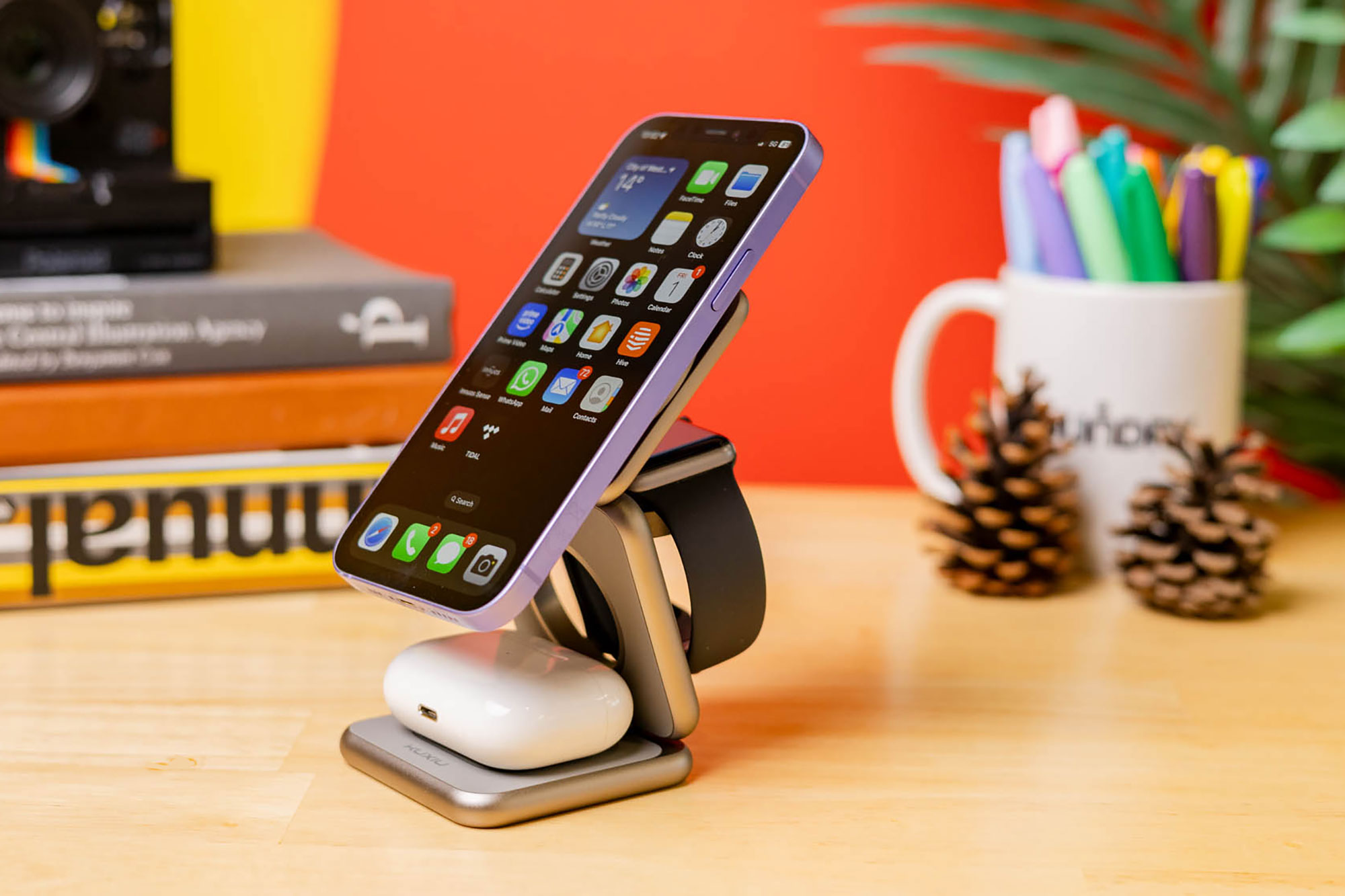 KUXIU X40Q 3-In-1 Foldable Magnetic Wireless Charger & Stand – Fast 3-in-1 travel magnetic charger