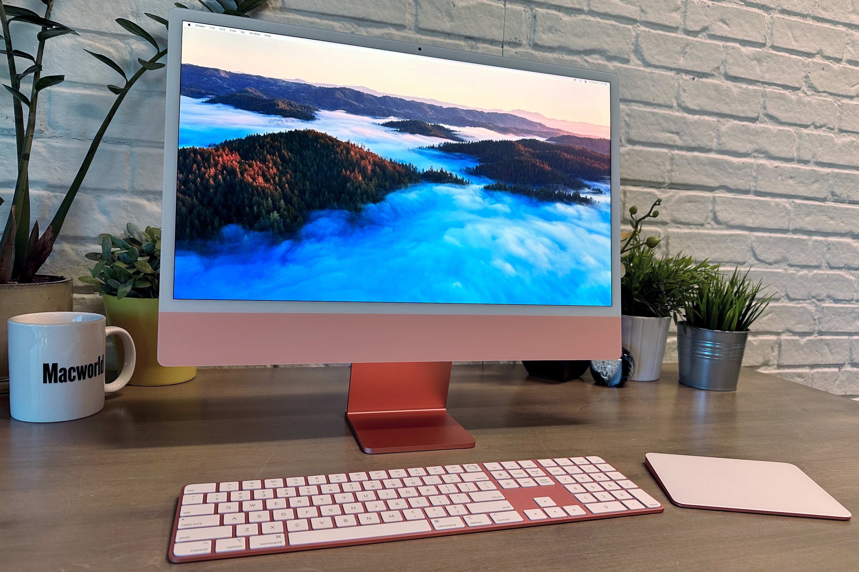 Apple 24-inch iMac (M4, 2024) - A style icon for receptions and living rooms 