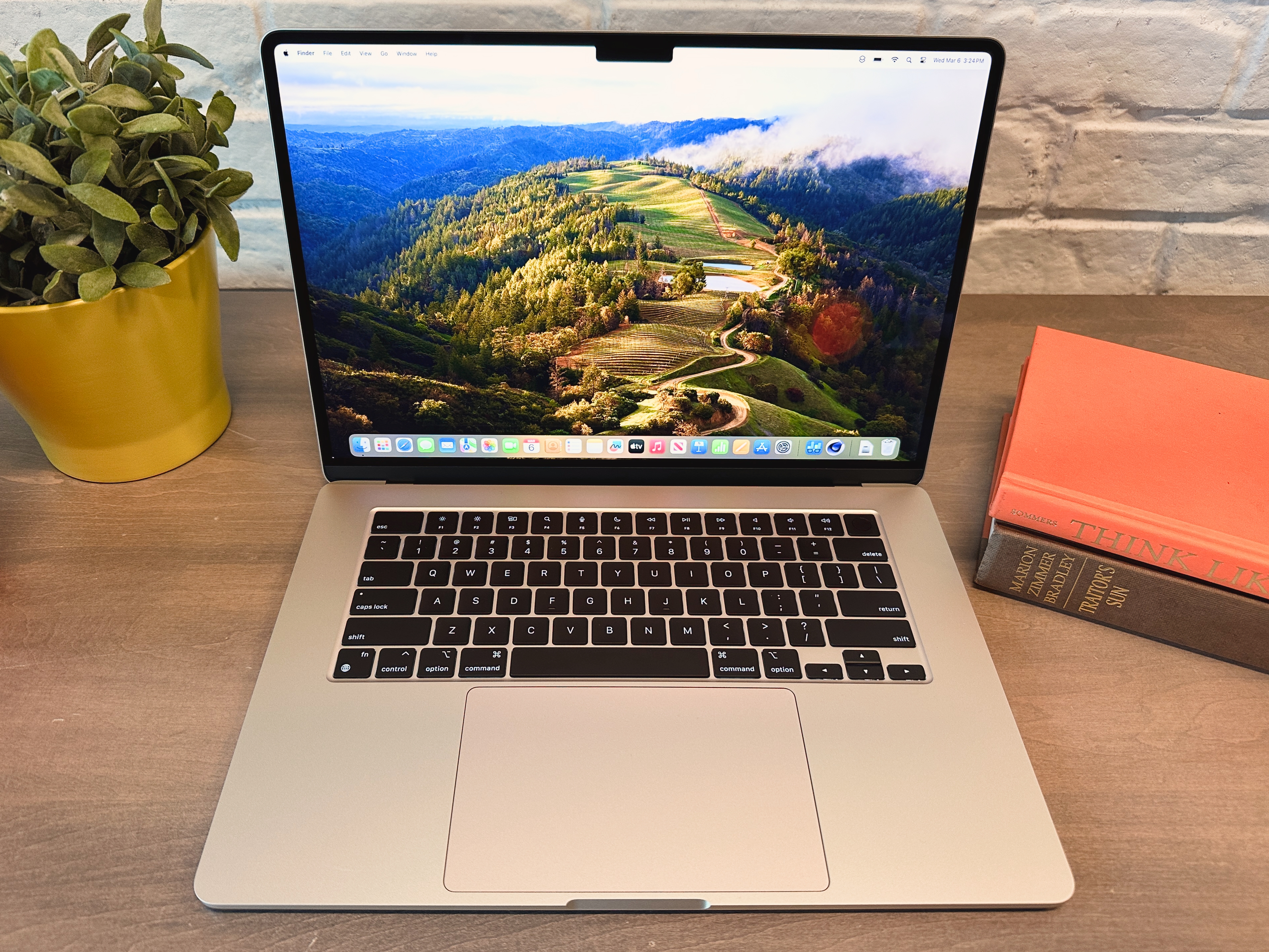 Apple 15-inch MacBook Air (M4, 2025) - Best value big screen